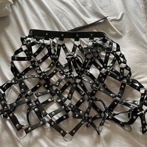 Leather skirt belt